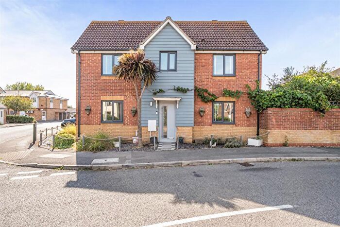3 Bedroom Detached House For Sale In Megson Drive, Lee-On-The-Solent, PO13