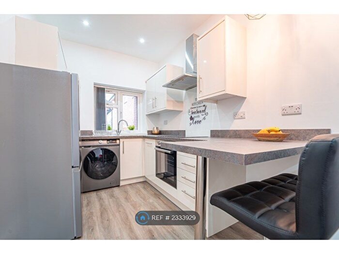 1 Bedroom Flat To Rent In Corbett Street, Smethwick, B66