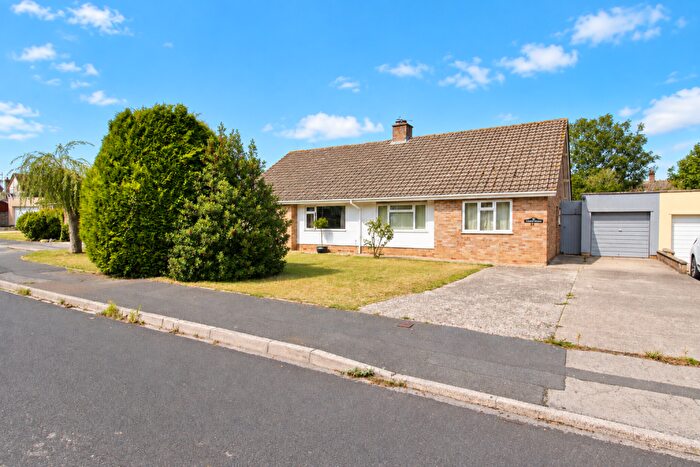 2 Bedroom Bungalow For Sale In Seymour Road, Street, BA16