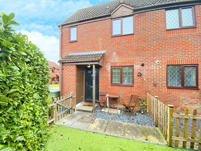 1 Bedroom End Of Terrace House To Rent In Balmoral Way, Basingstoke, RG22