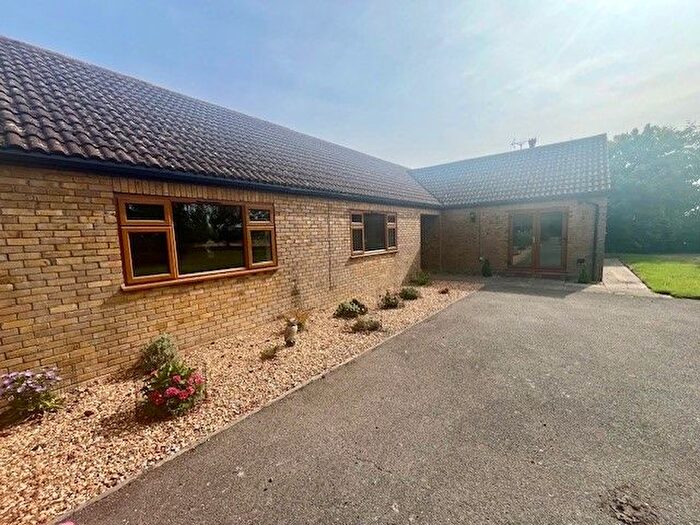 5 Bedroom Bungalow To Rent In Woodwalton Lane, Woodwalton, Huntingdon, PE28