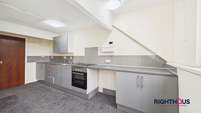 1 Bedroom Flat To Rent In Cooper Lane, Bradford, BD6
