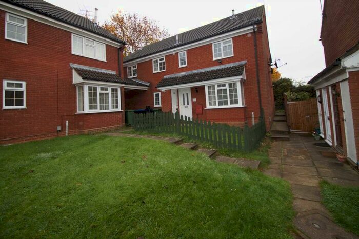 2 Bedroom Cluster House To Rent In Thistle Close, Hemel Hempstead, HP1