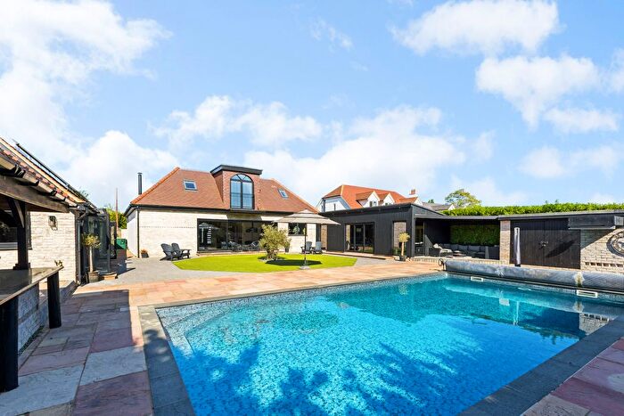 5 Bedroom Detached House For Sale In Westmill Road, Ware, SG12