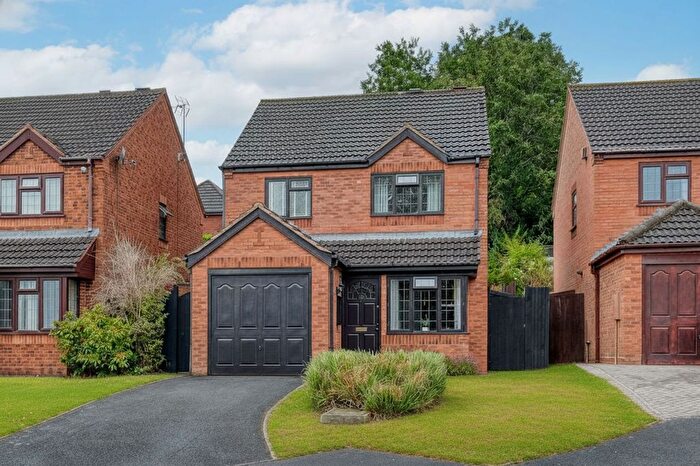 3 Bedroom Detached House For Sale In Duxford Close, Redditch, B97