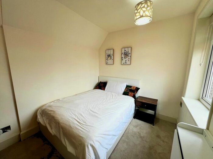 Studio To Rent In Room, Elsee Road, Rugby, CV21