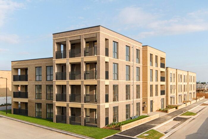 2 Bedroom Apartment To Rent In Osprey Drive, Trumpington, Cambridge, CB2
