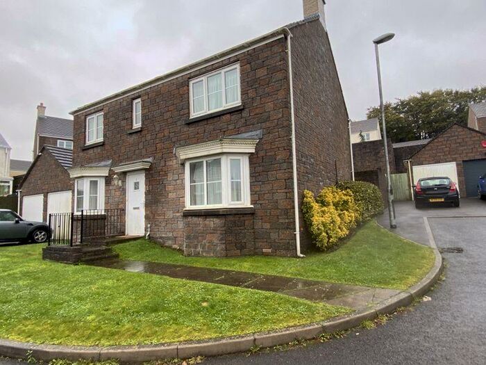 4 Bedroom Detached House To Rent In Hawkins Walk, Okehampton, EX20