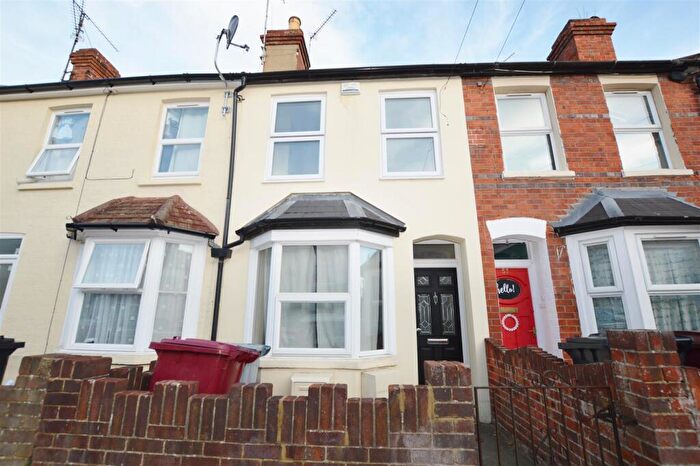 1 Bedroom Flat To Rent In Elm Park Road, RG30