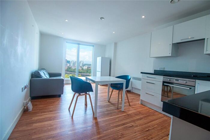2 Bedroom Flat To Rent In The Exchange, Elmira Way, Salford Quays, Greater Manchester, M5
