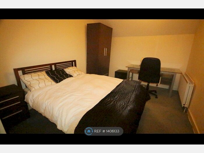 4 Bedroom Terraced House To Rent In Western Road, Sheffield, S10