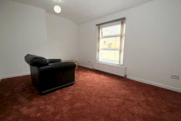 1 Bedroom Flat To Rent In Clydesdale House, Rochdale, OL12