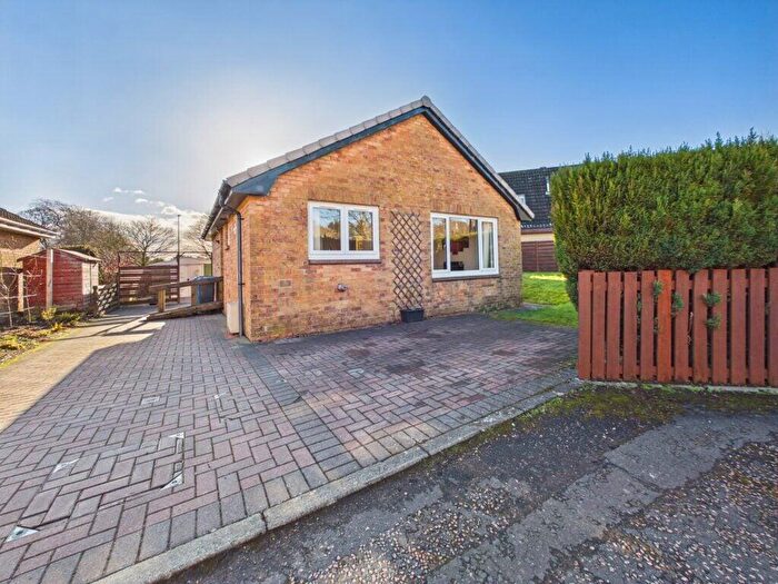 2 Bedroom Detached Bungalow For Sale In Kirkfield West, Livingston, EH54