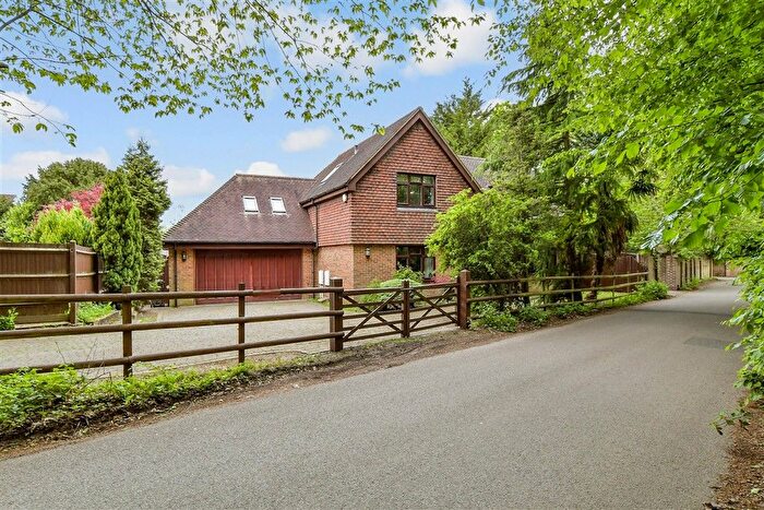 3 Bedroom Detached House For Sale In Whitepost Lane, Meopham, Kent, DA13