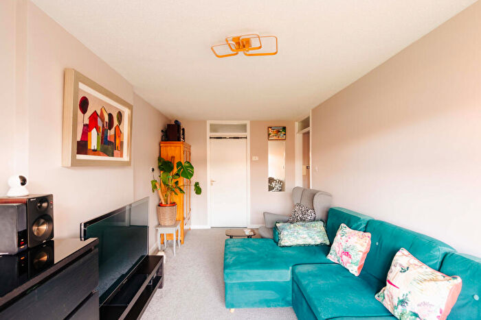 1 Bedroom Flat For Sale In Tunstall Close, Stoke Bishop, Bristol, BS9