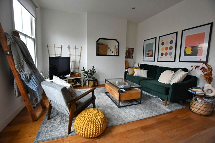 2 Bedroom Flat To Rent In Benthal Road, London, N16