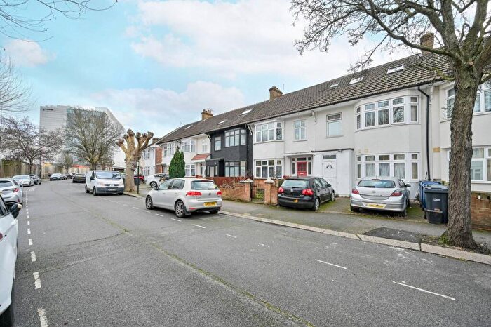 1 Bedroom Flat For Sale In Wesley Avenue, Park Royal, NW10
