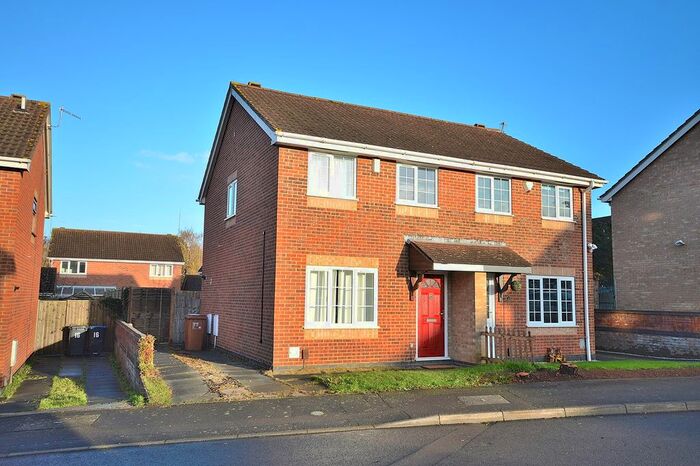 3 Bedroom Semi-Detached House To Rent In Harksome Hill, Northampton, NN4