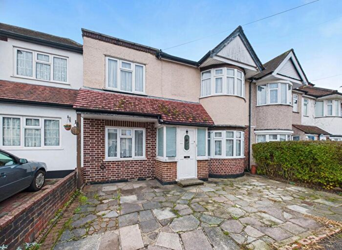 5 Bedroom End Of Terrace House For Sale In Beverley Road, Ruislip, HA4