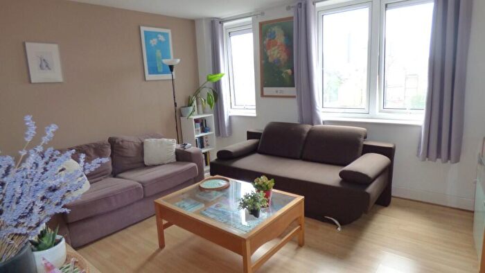 1 Bedroom Apartment For Sale In Skyline Plaza, London, E1