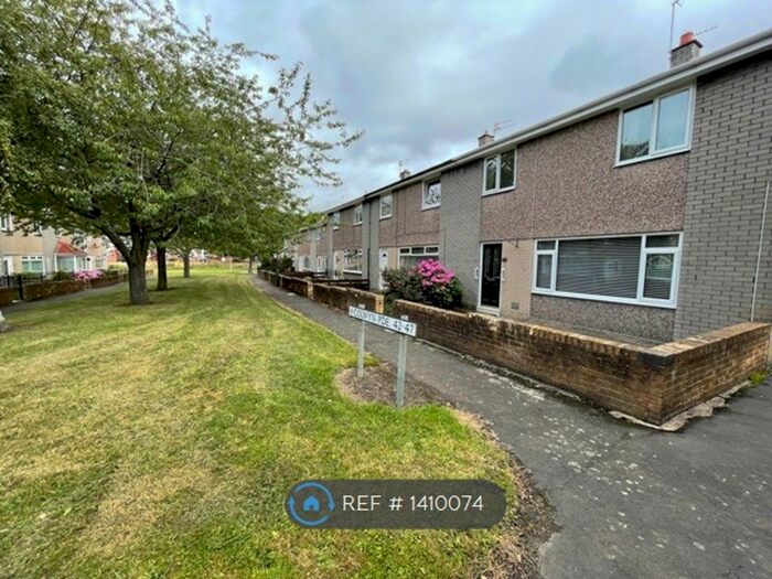 3 Bedroom End Of Terrace House To Rent In Colwyn Parade, Hebburn, NE31