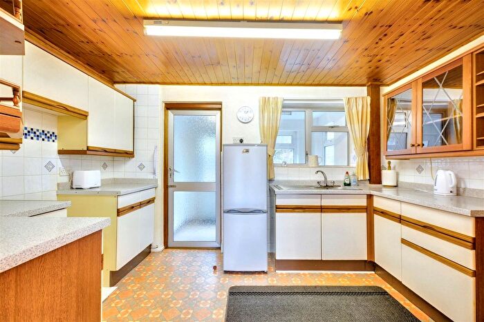 3 Bedroom Terraced House For Sale In Longden Close, Bramcote, Nottingham, NG9