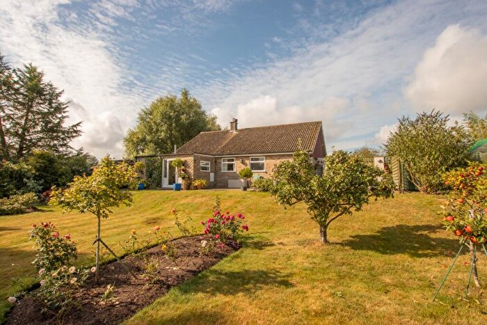 3 Bedroom Detached Bungalow For Sale In Rectory Close, Roydon, PE32