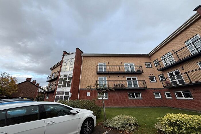 2 Bedroom Apartment To Rent In Wharf Road, Sale, M33