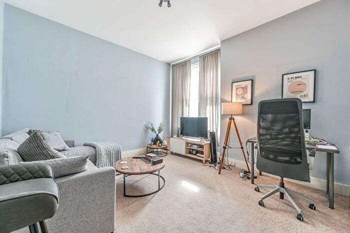 1 Bedroom Flat To Rent In Prince Of Wales Drive, Prince Of Wales Drive, London, SW11