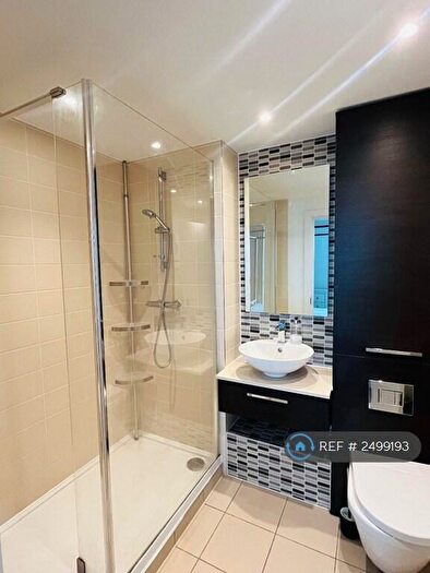 3 Bedroom Flat To Rent In Rotherhithe New Road, London, SE16