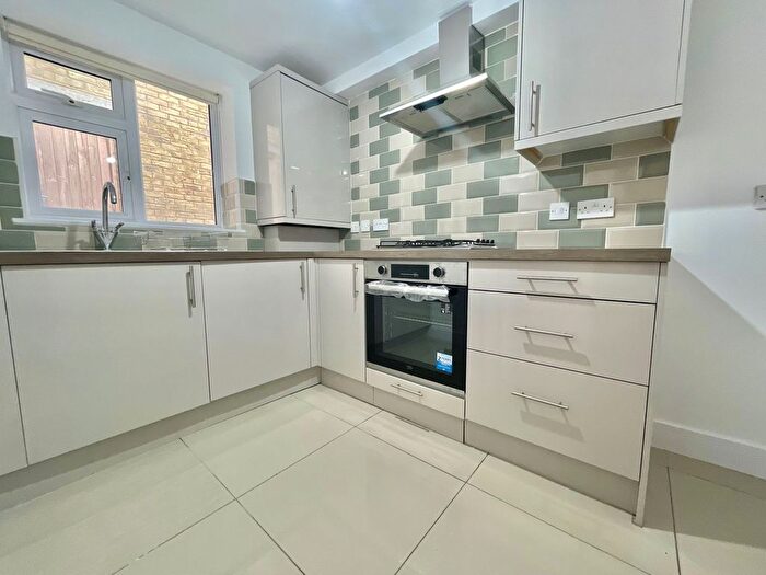 1 Bedroom Flat To Rent In Park Road, Sittingbourne, ME10