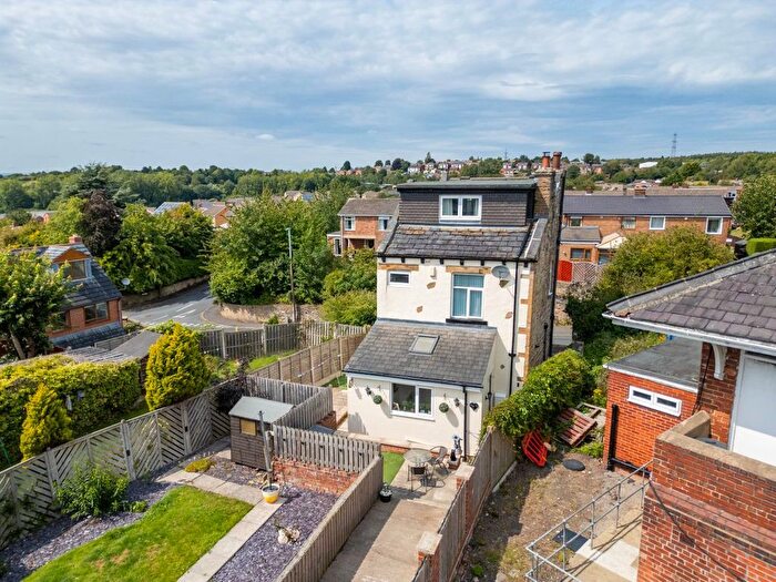 3 Bedroom Detached House For Sale In Leeds Road, Birstall, WF17