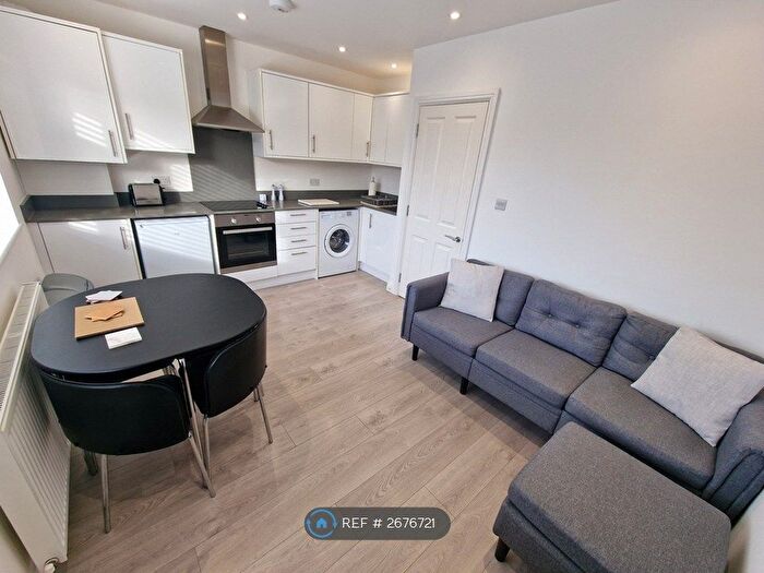 3 Bedroom Flat To Rent In Uckfield Road, Enfield, EN3