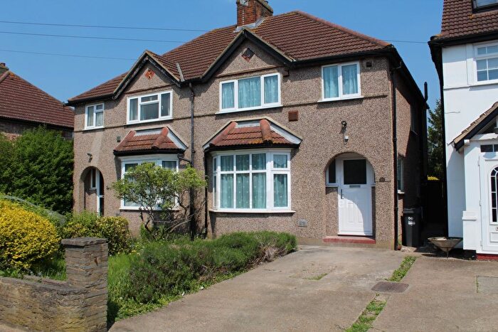 3 Bedroom Semi-Detached House To Rent In West Way, Hounslow, TW5