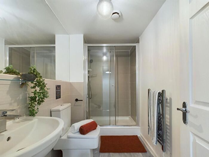 6 Bedroom Flat To Rent In Acomb Street, Manchester, M14