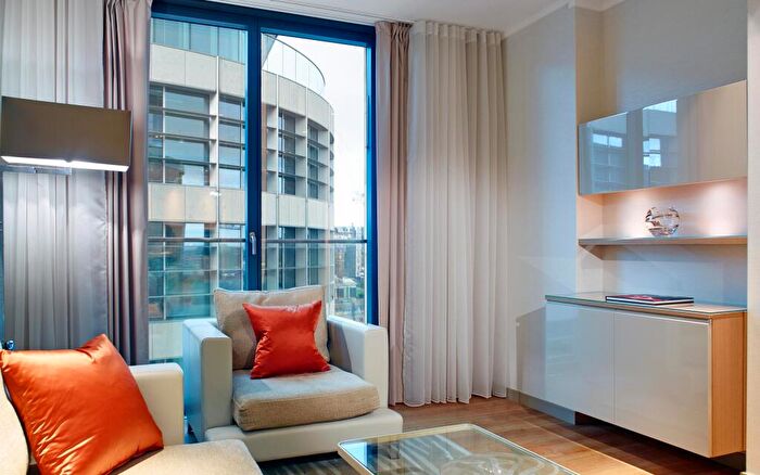 1 Bedroom Apartment To Rent In Lower Thames Street, Tower Hill, London, EC3R