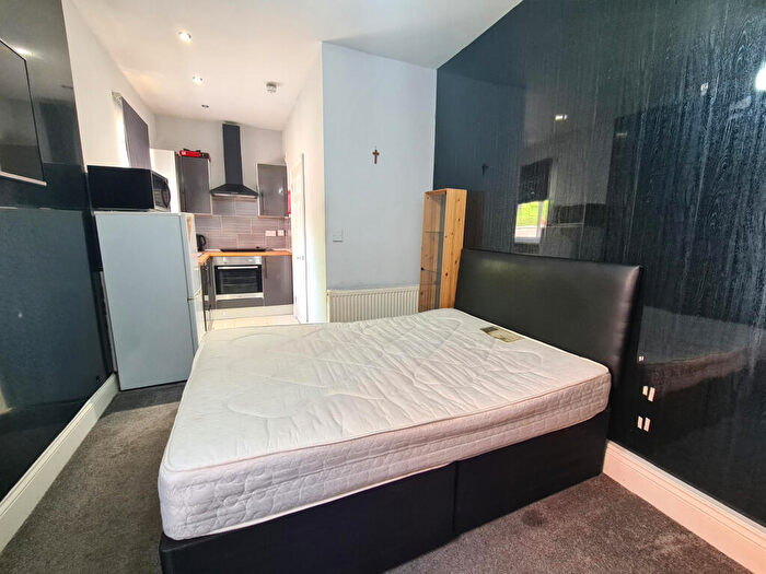 Studio To Rent In St. Michaels Road, Coventry, West Midlands, CV2