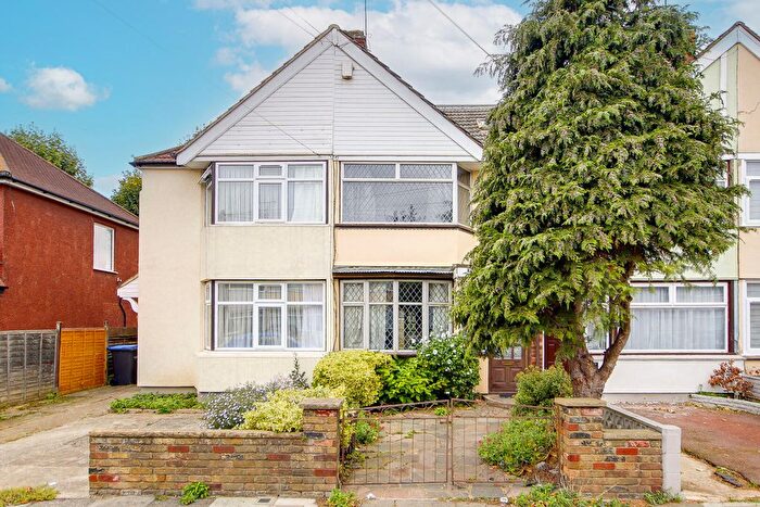 3 Bedroom Property For Sale In Coniston Gardens, Edmonton, N9