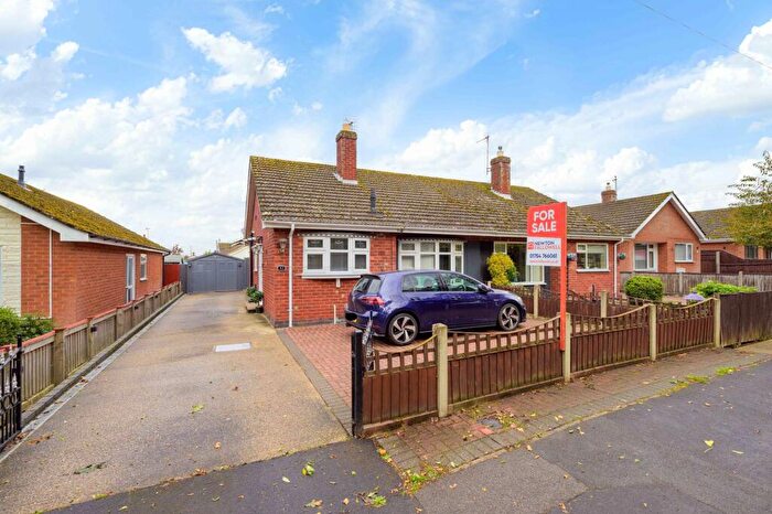 2 Bedroom Semi-Detached Bungalow For Sale In Wainfleet Road, Burgh Le Marsh, PE24