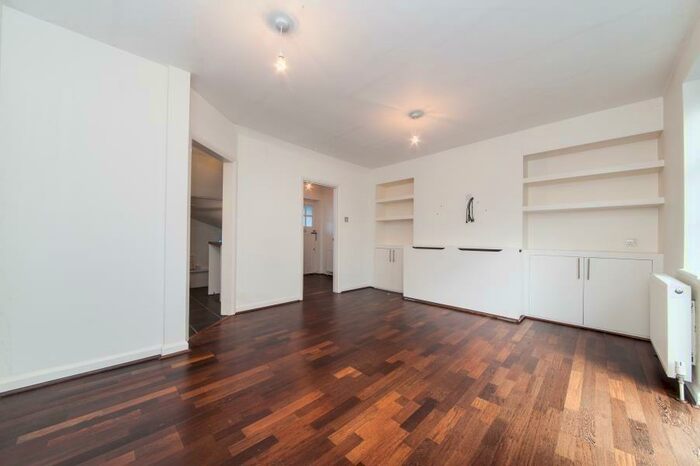 3 Bedroom Terraced House To Rent In Creswick Walk, London, NW11