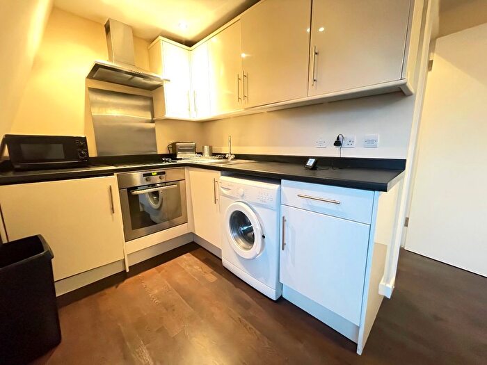 2 Bedroom Flat To Rent In Eversholt Street, London, NW1