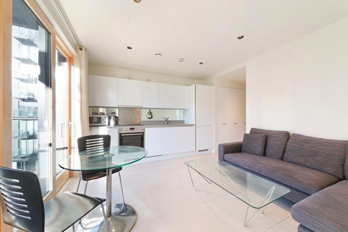 Apartment To Rent In Binnacle House, Wapping Lane, London, E14