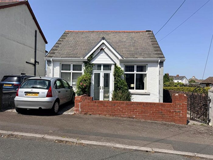 3 Bedroom Cottage For Sale In Tycroes Road, Tycroes, Ammanford, SA18