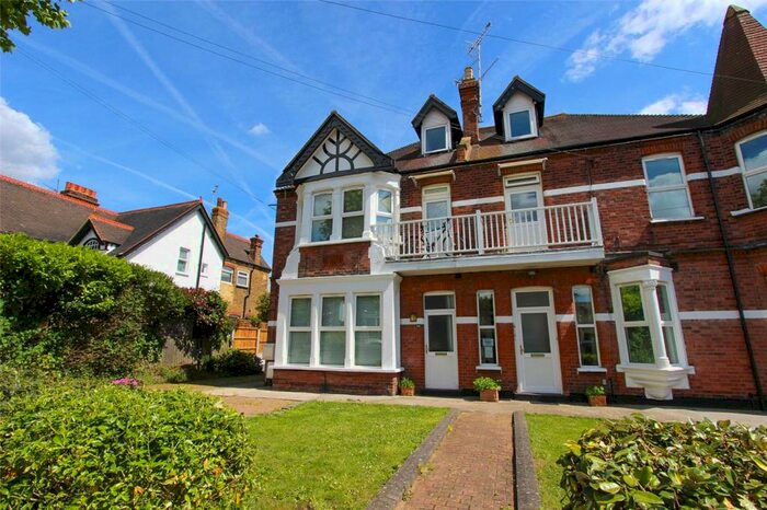2 Bedroom Apartment To Rent In Preston Road, Westcliff-on-Sea, Essex, SS0