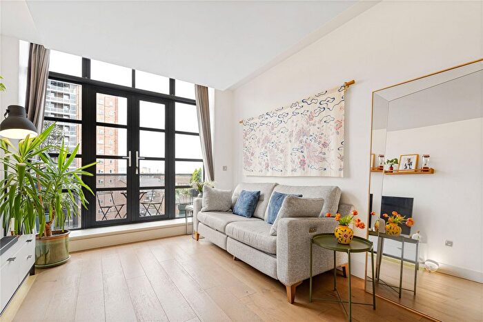 2 Bedroom Flat To Rent In The Textile Building, A Chatham Place, London, E9