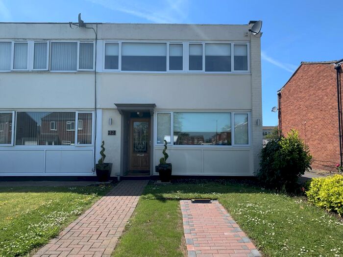 3 Bedroom House To Rent In Berwood Grove, Solihull, B92