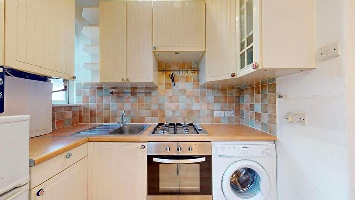 1 Bedroom Flat To Rent In Abercrombie House, White City Estate, London, W12