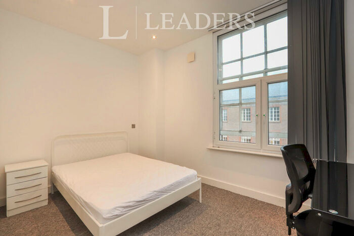 4 Bedroom Flat To Rent In Rockingham Lane, Sheffield, South Yorkshire, S1