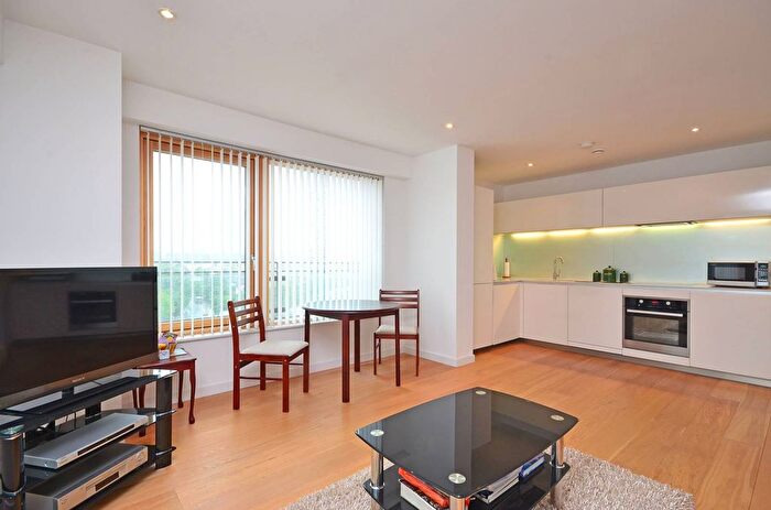2 Bedroom Flat For Sale In Hardwicks Square, Wandsworth, London, SW18