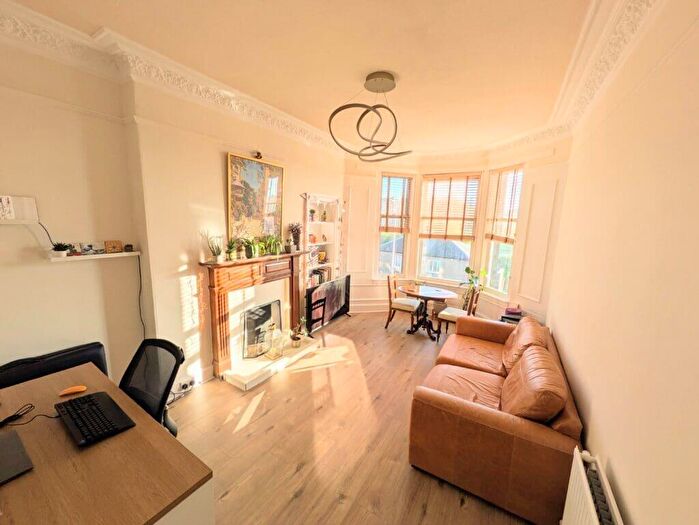 2 Bedroom Flat To Rent In L Lochend Road, Edinburgh, EH6